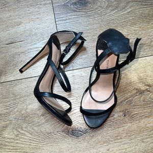 Tony Bianco Black Leather Strappy Sandals Size 7